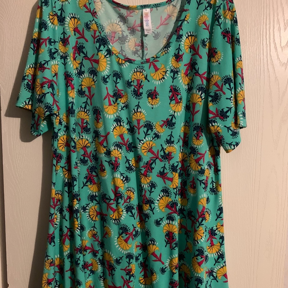 LuLaRoe Perfect T - 2XL